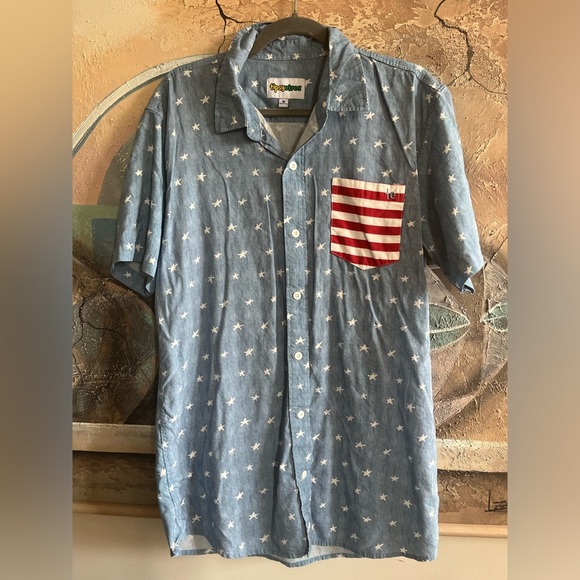 Tipsyelves Star-Printer Button-down Shirt with red and white striped pocket - Picture 5 of 9